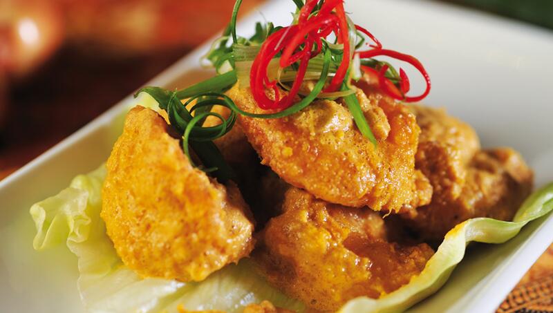 Fried Shrimp in Salted Egg Yolk Sauce